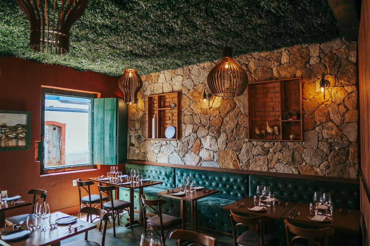 La salle chaleureuse du Comptoir Lyonnais